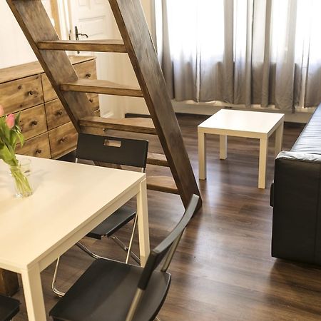 Freedom Rooms & Apartments Прага Екстериор снимка