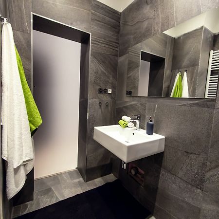 Freedom Rooms & Apartments Прага Екстериор снимка
