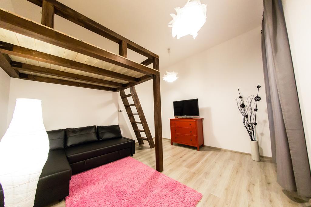 Freedom Rooms & Apartments Прага Екстериор снимка