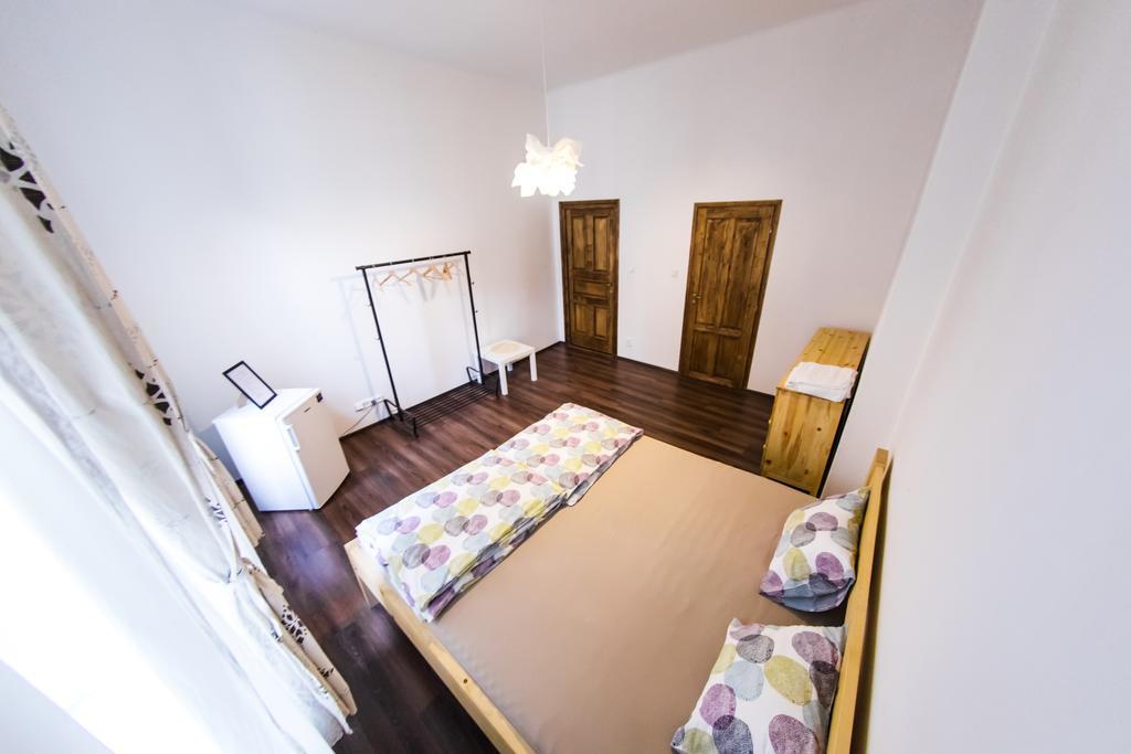 Freedom Rooms & Apartments Прага Екстериор снимка