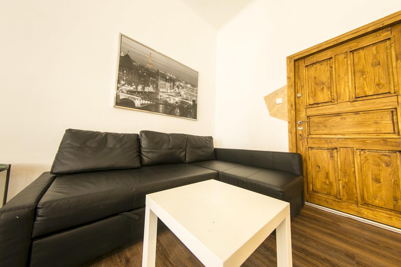 Freedom Rooms & Apartments Прага Екстериор снимка