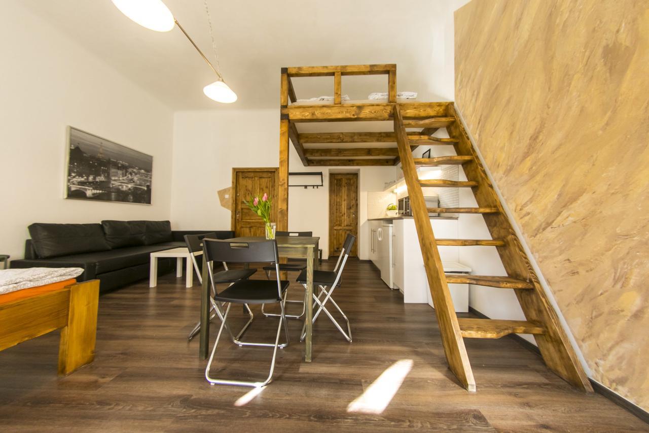 Freedom Rooms & Apartments Прага Екстериор снимка