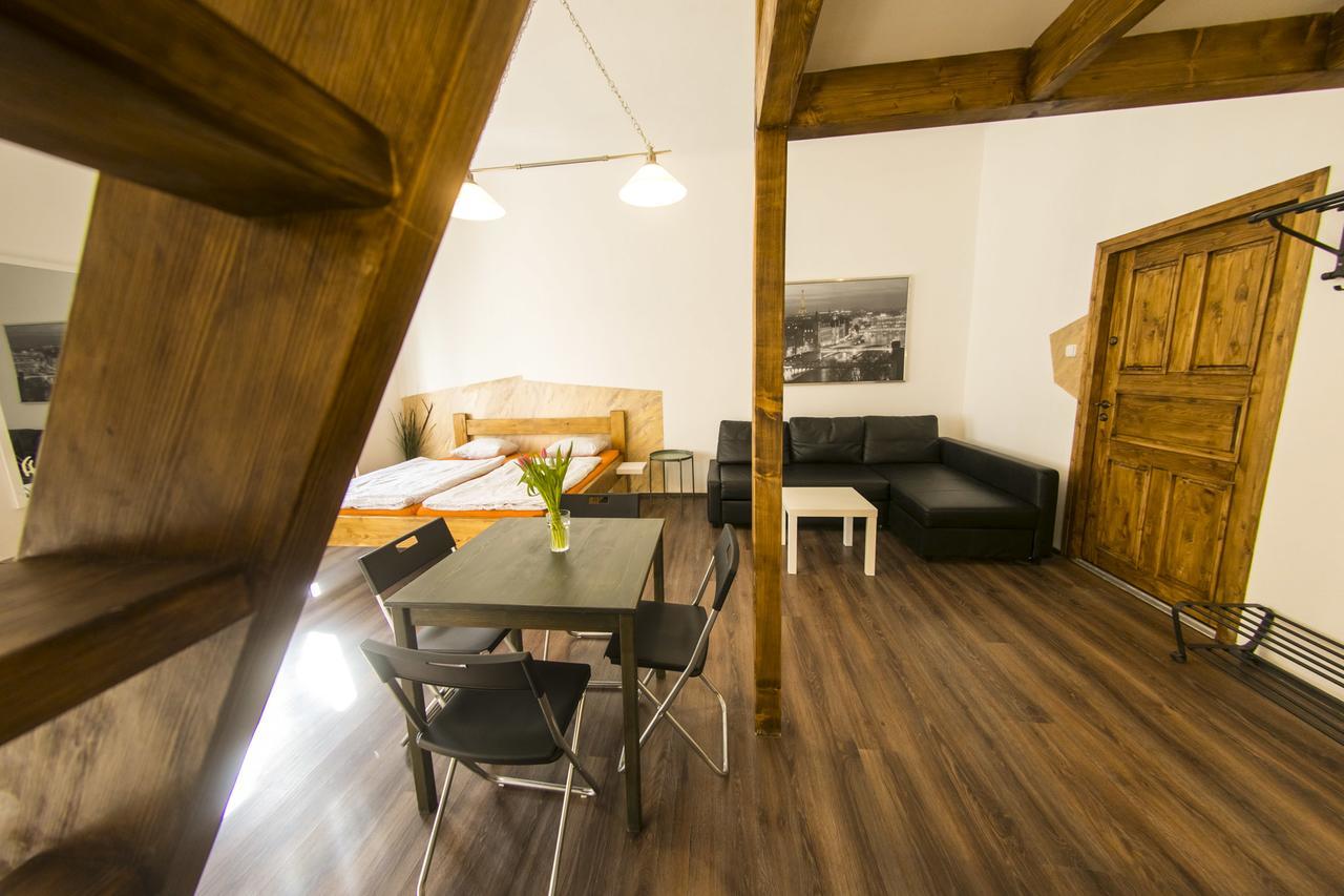 Freedom Rooms & Apartments Прага Екстериор снимка