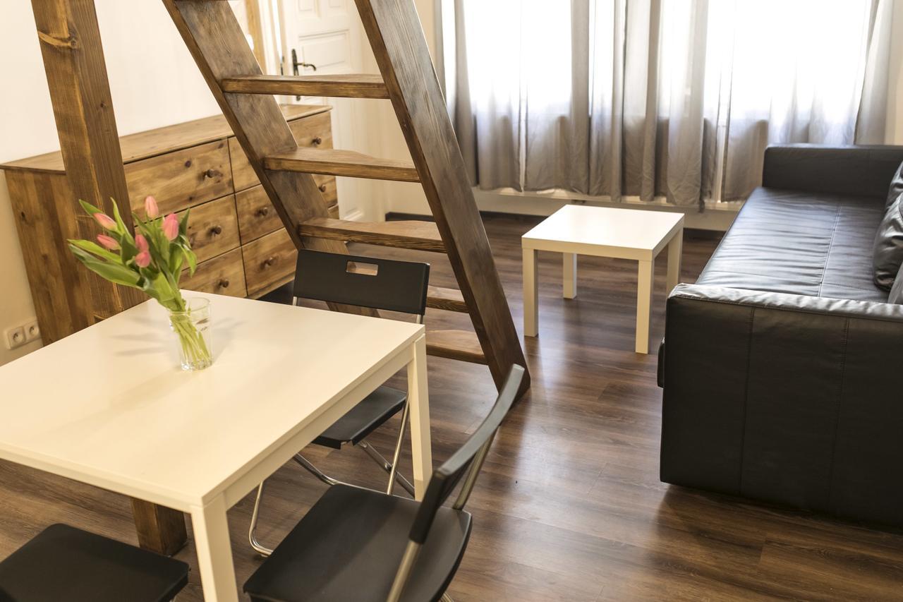 Freedom Rooms & Apartments Прага Екстериор снимка