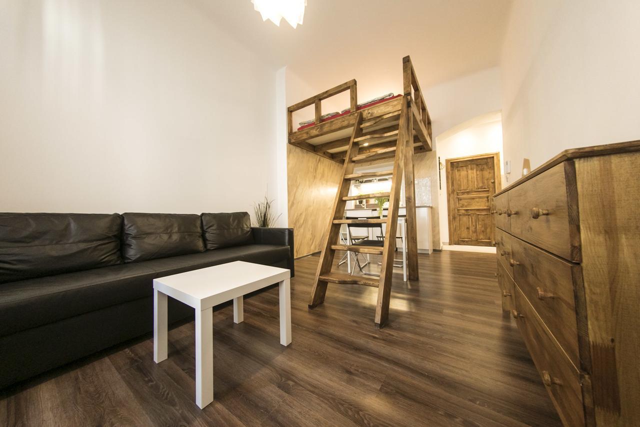 Freedom Rooms & Apartments Прага Екстериор снимка