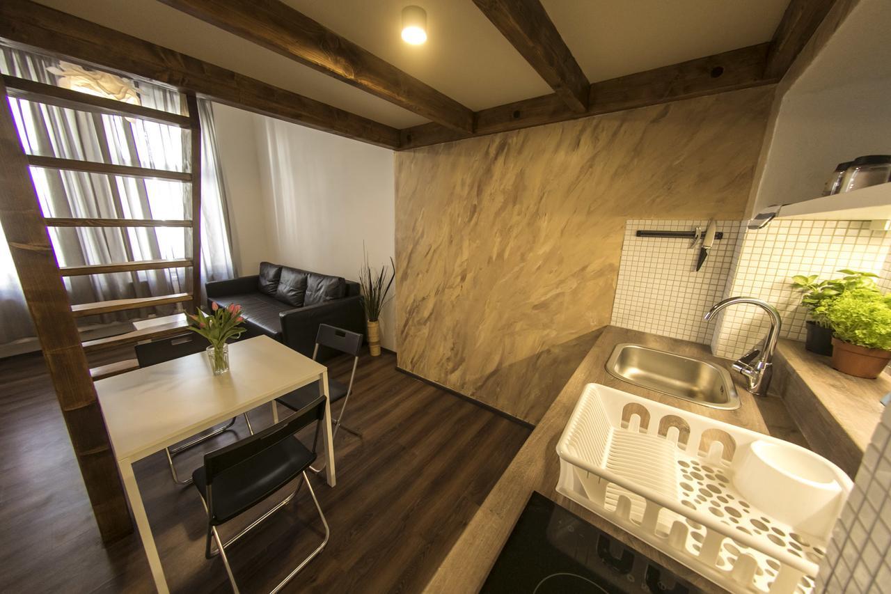 Freedom Rooms & Apartments Прага Екстериор снимка