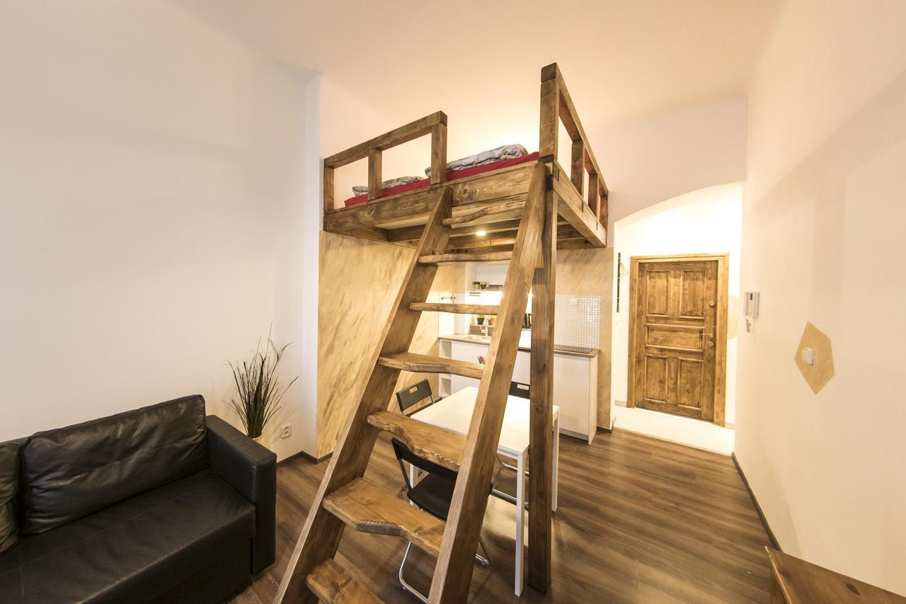 Freedom Rooms & Apartments Прага Екстериор снимка