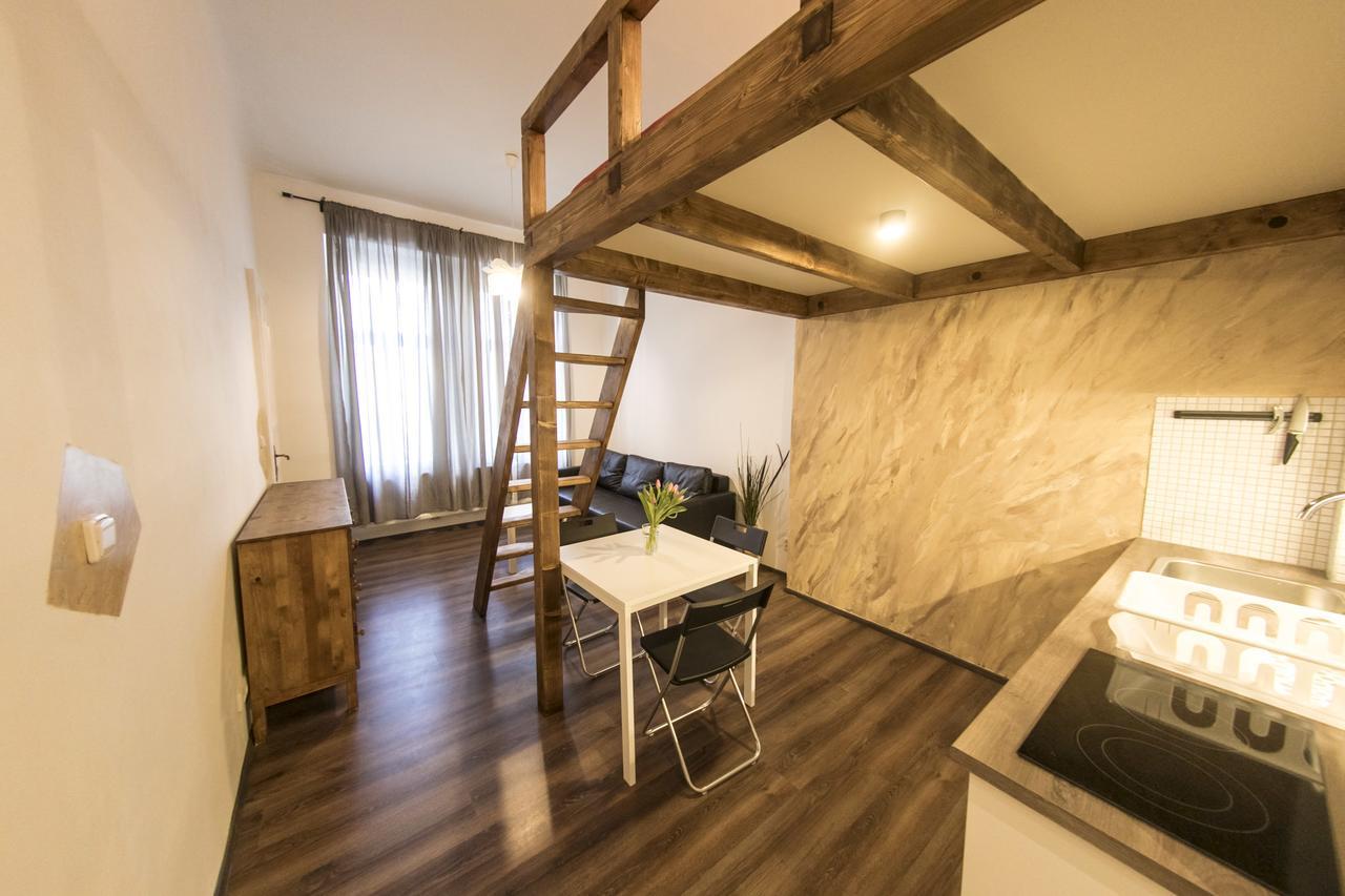 Freedom Rooms & Apartments Прага Екстериор снимка