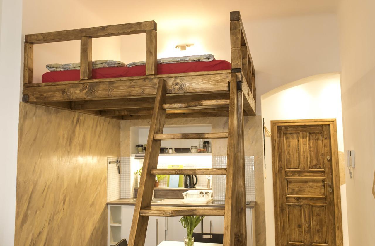 Freedom Rooms & Apartments Прага Екстериор снимка