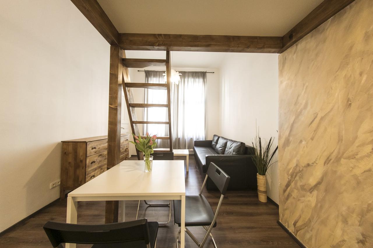 Freedom Rooms & Apartments Прага Екстериор снимка