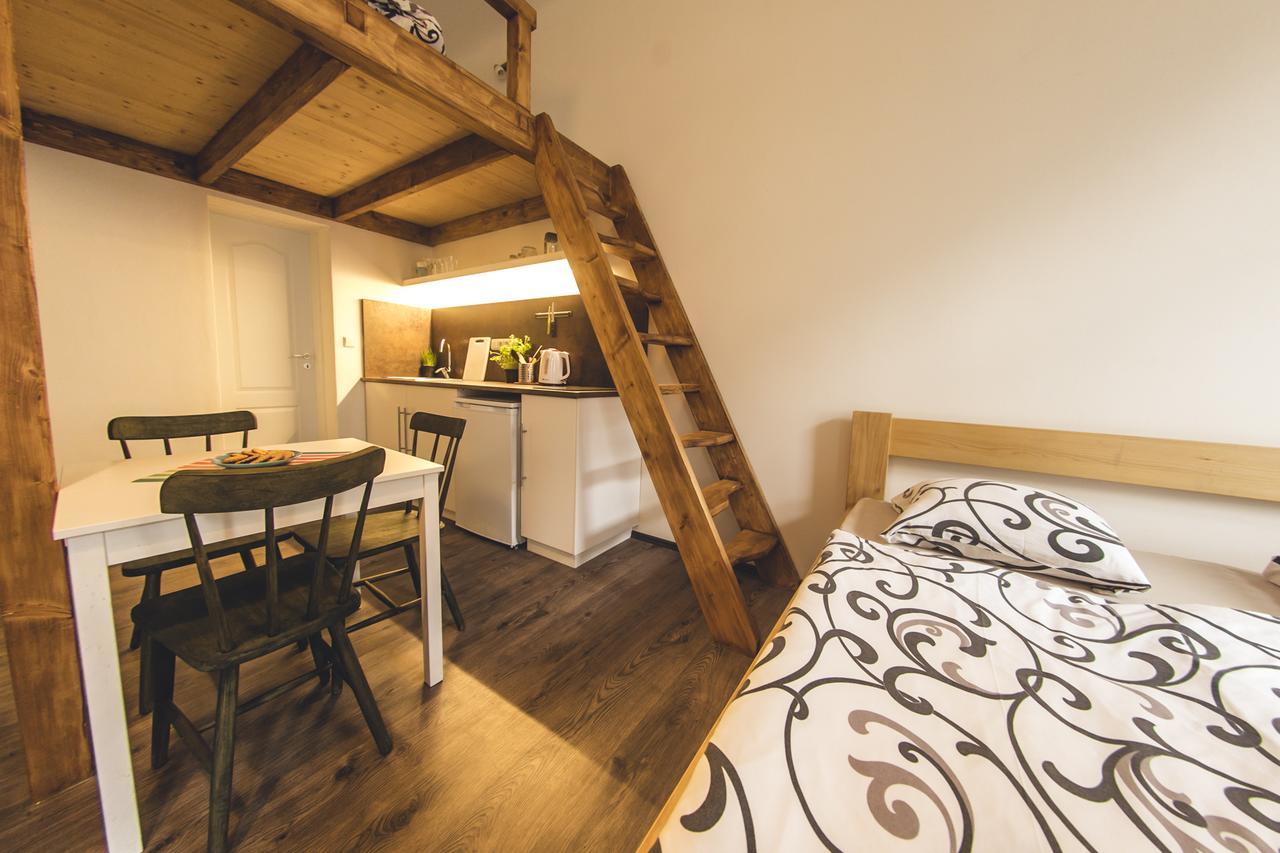 Freedom Rooms & Apartments Прага Стая снимка