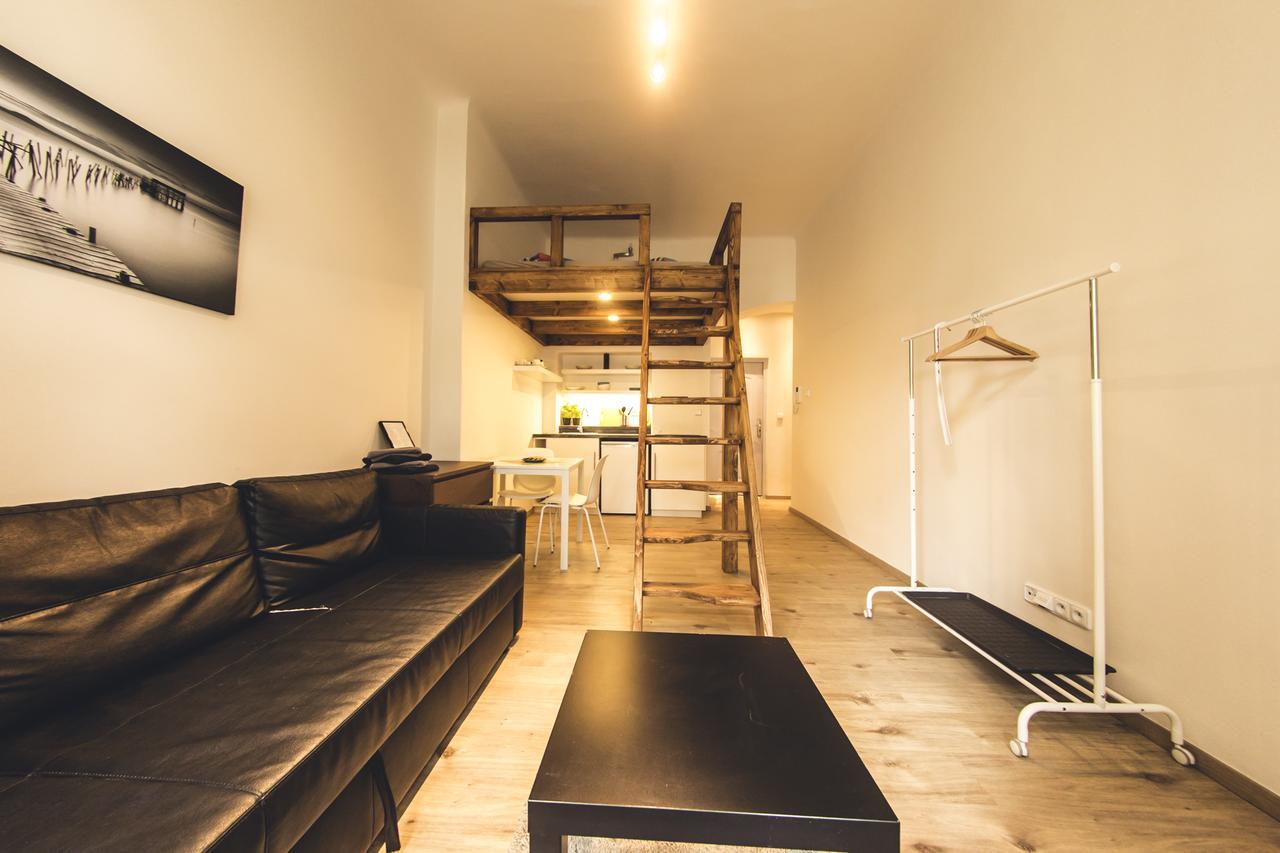 Freedom Rooms & Apartments Прага Стая снимка